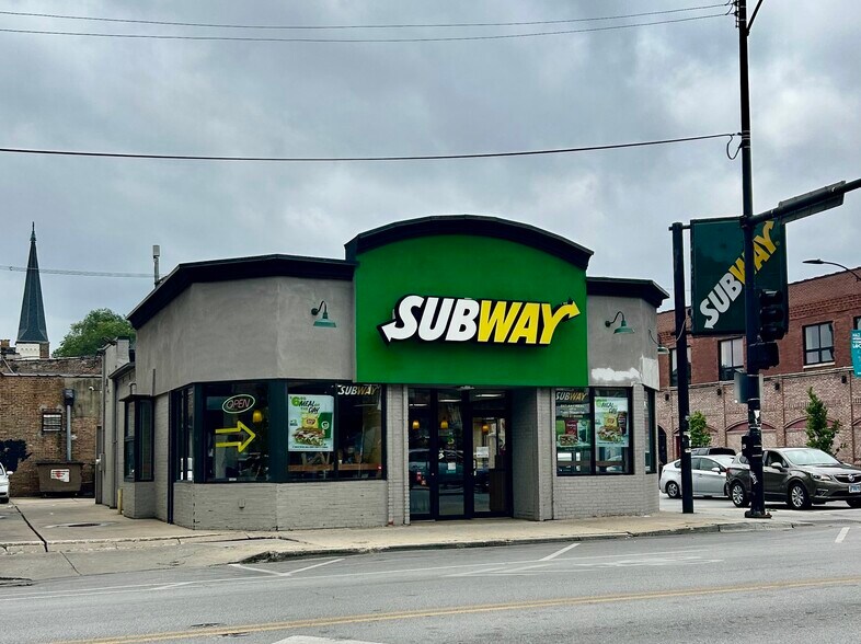 2759 W Cermak Ave, Chicago, IL à louer - Photo du bâtiment - Image 1 de 2