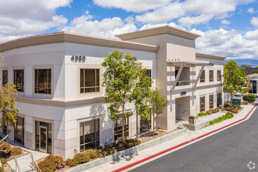 4980 Barranca Pky, Irvine, CA à louer - Photo du bâtiment - Image 2 de 7