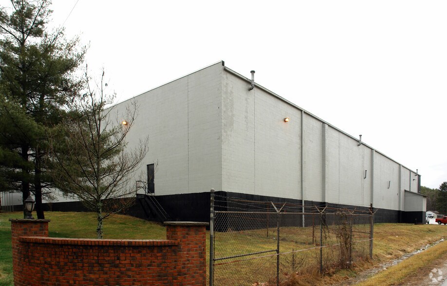 6048-6050 State Rt 34, Winfield, WV à louer - Photo du bâtiment - Image 3 de 12