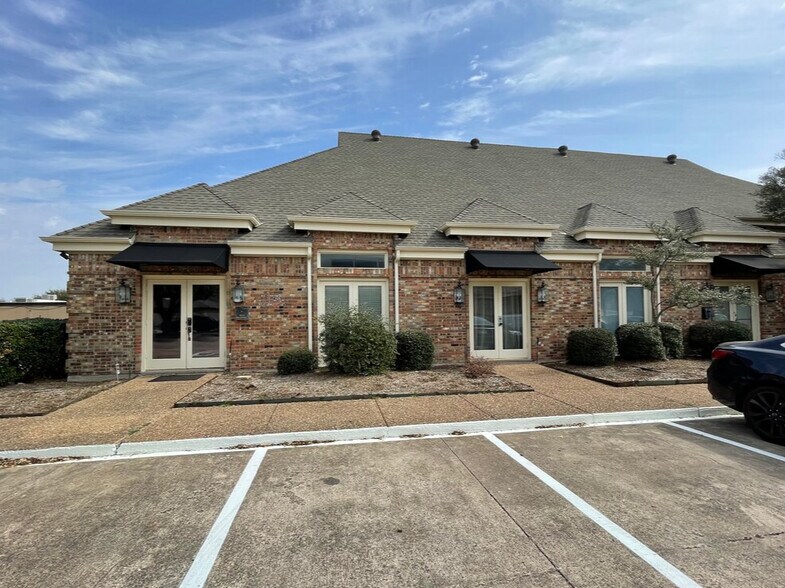 2301 W Parker Rd, Plano, TX à louer - Photo principale - Image 1 de 2