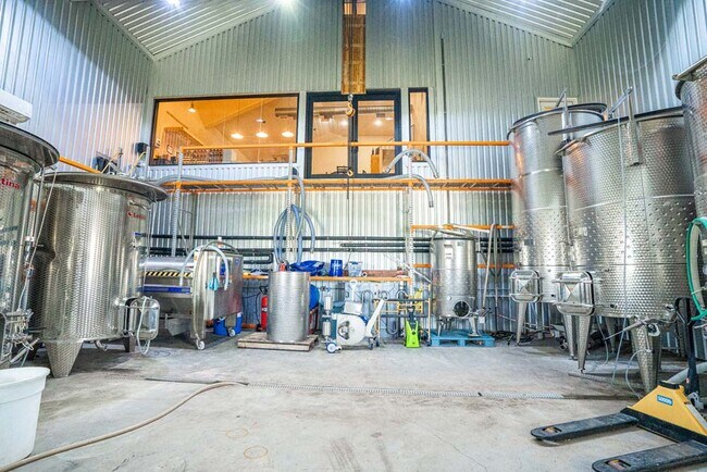 Plus de détails pour 518 County Road 1403, Lometa, TX - Commerce de détail à vendre