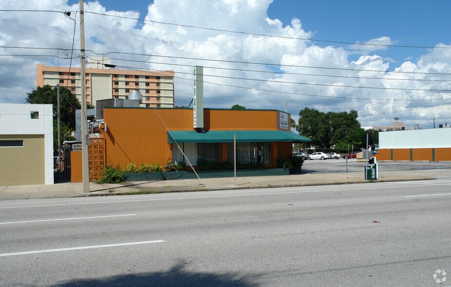 1001 1st Ave N, Saint Petersburg, FL à vendre - Photo du bâtiment - Image 2 de 2