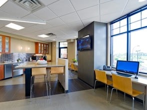 11650-11670 Fountains Dr, Maple Grove, MN à louer Photo intérieure- Image 1 de 10