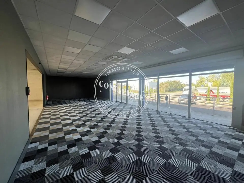 Industrial in Toulouse for lease Interior Photo- Image 1 of 6