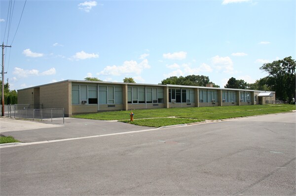 670 Main Ave, De Pere, WI à louer Photo principale- Image 1 de 22
