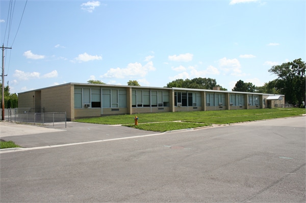 670 Main Ave, De Pere, WI for lease Primary Photo- Image 1 of 22