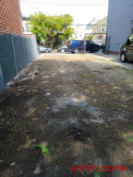 400 Linwood St, Brooklyn, NY à vendre - Photo du bâtiment - Image 2 de 9