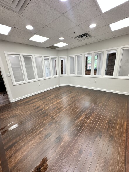 12 Damonmill Sq, Concord, MA for lease - Building Photo - Image 3 of 10