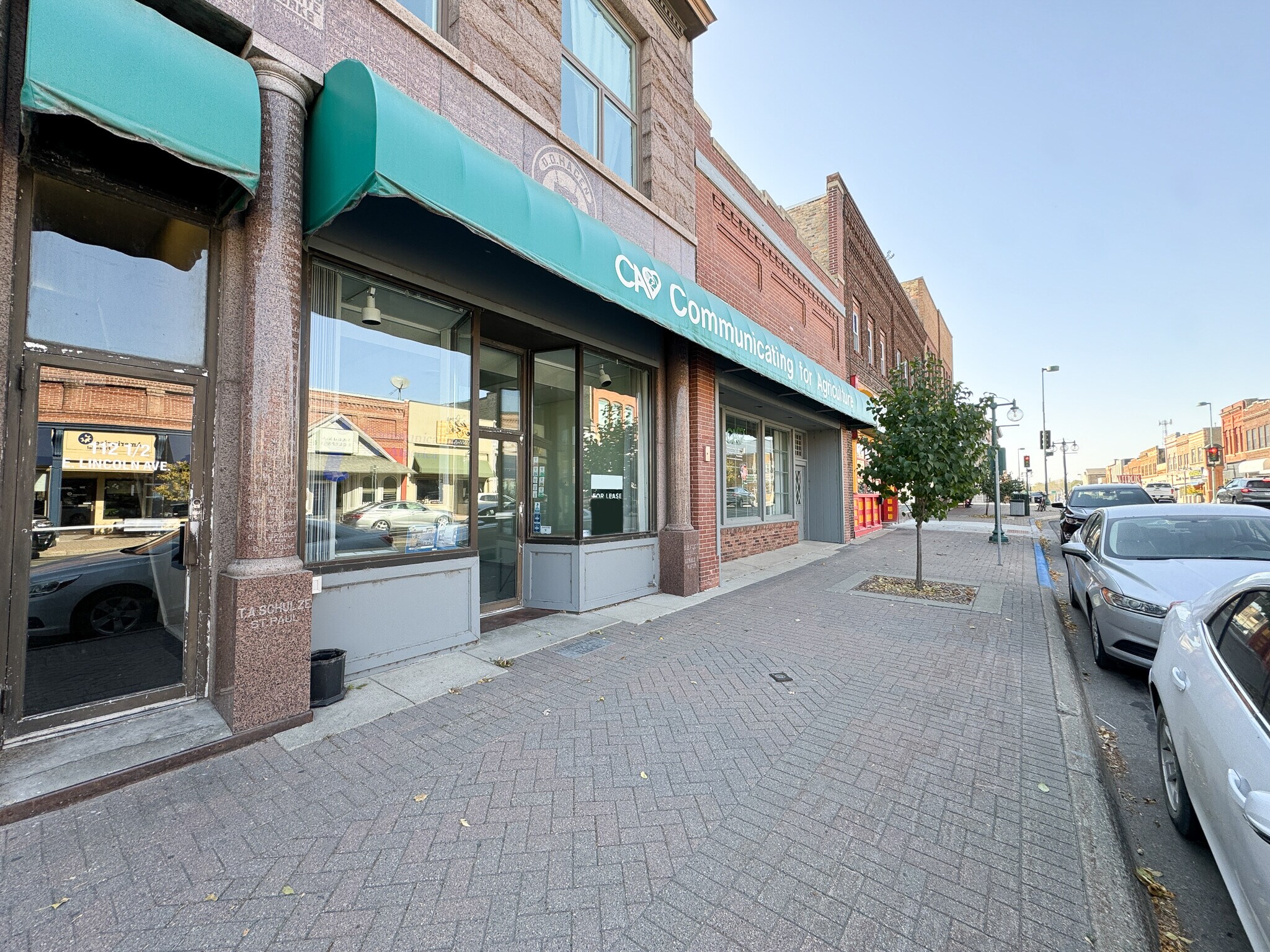 110-112 E Lincoln ave, Fergus Falls, MN à louer Photo du bâtiment- Image 1 de 14