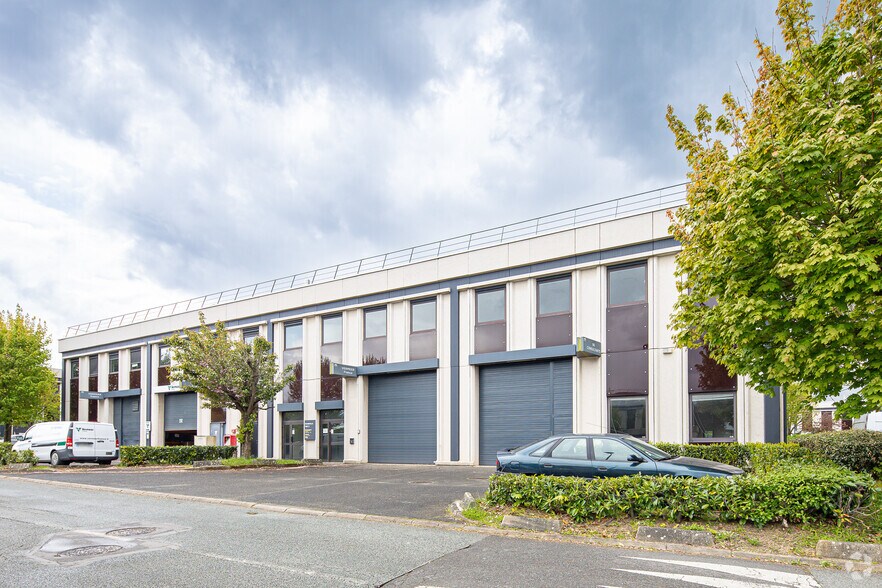 16 Avenue Du Québec, Villebon-sur-Yvette à louer - Photo du bâtiment - Image 2 de 2