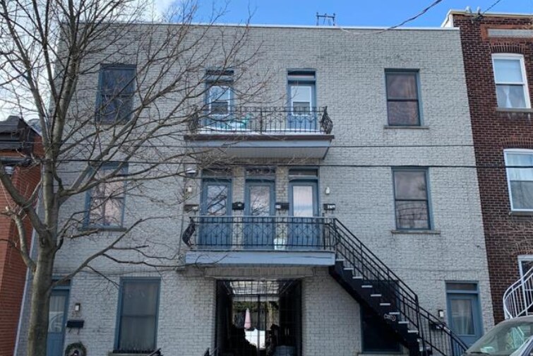 210-220 Rue Rose-de-Lima, Montréal, QC à vendre - Photo principale - Image 1 de 1
