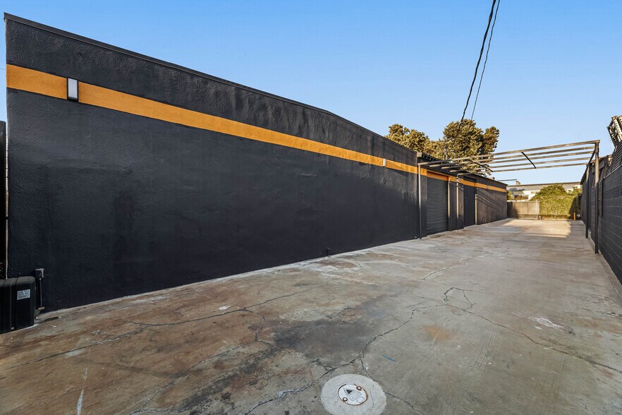 15131 Illinois Ave, Paramount, CA à louer - Photo du bâtiment - Image 3 de 56