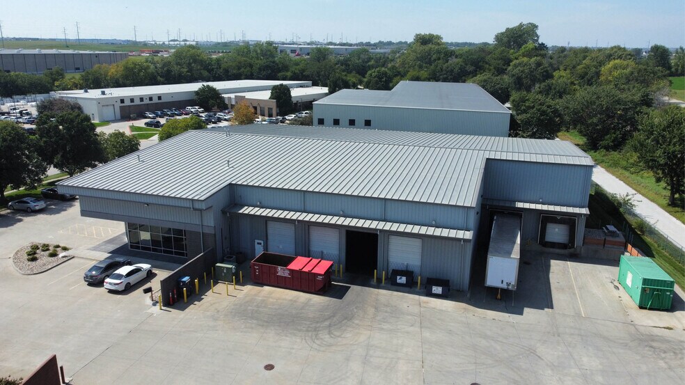 12304 Cary Cir, La Vista, NE à louer - Photo du bâtiment - Image 2 de 12