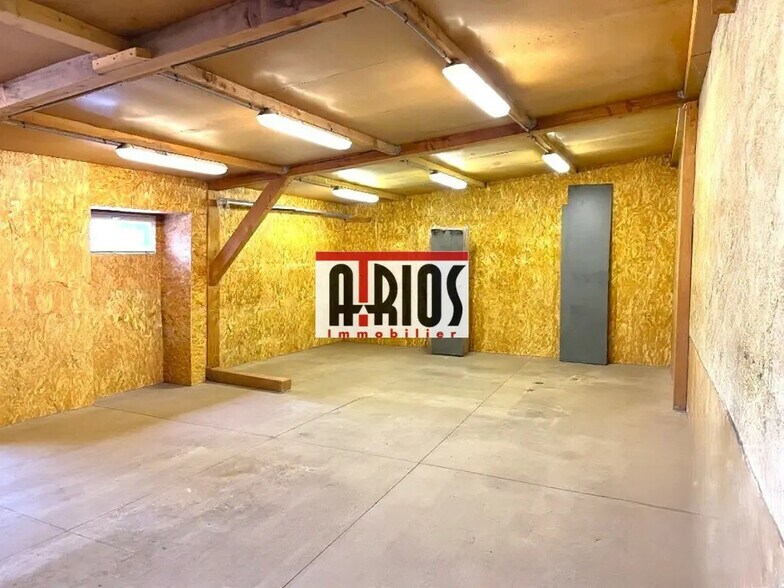 Industrial in La Farlède for lease - Interior Photo - Image 1 of 12