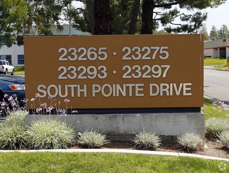 23275 South Pointe Dr, Laguna Hills, CA à louer - Photo du bâtiment - Image 2 de 24