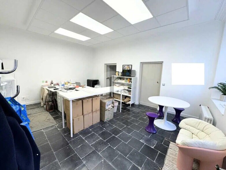 Office in Lille for lease - Interior Photo - Image 1 of 4