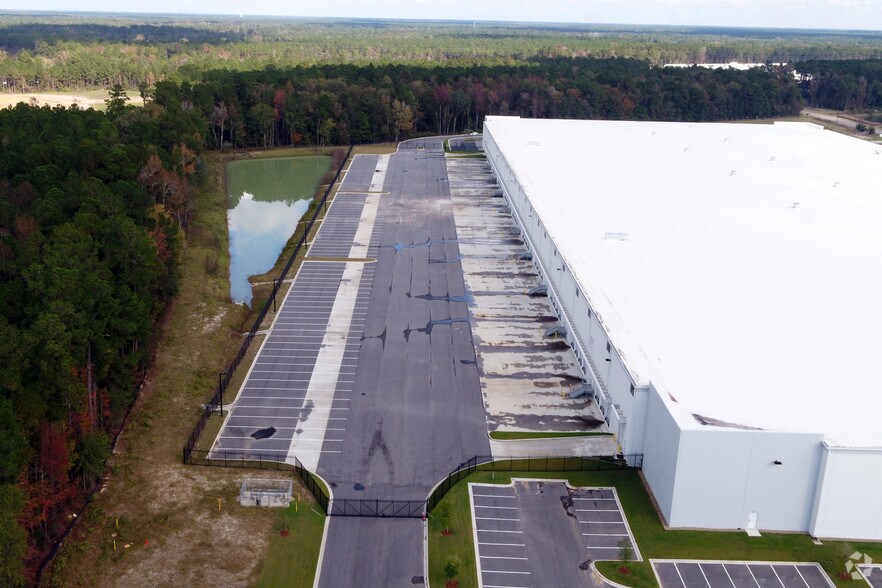 537 Omni Industrial Blvd, Summerville, SC à louer - Photo du bâtiment - Image 2 de 7