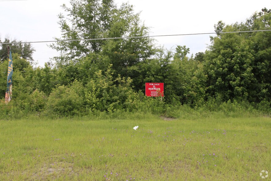 US-17 Commercial Lots portefeuille de 2 propriétés à vendre sur LoopNet.ca - Photo principale - Image 2 de 2