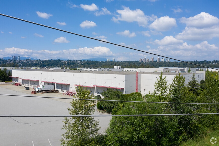 8131 Wiggins St, Burnaby, BC for lease - Building Photo - Image 2 of 4