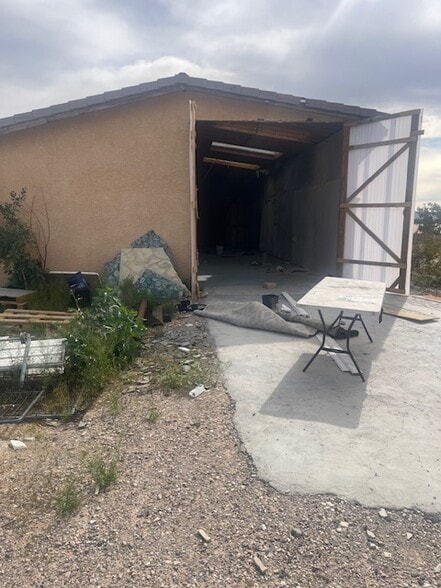 11045 Blue Diamond Rd, Las Vegas, NV for lease - Building Photo - Image 3 of 9