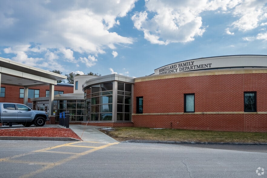 340 Thompson Rd, Webster, MA for lease - Building Photo - Image 2 of 7