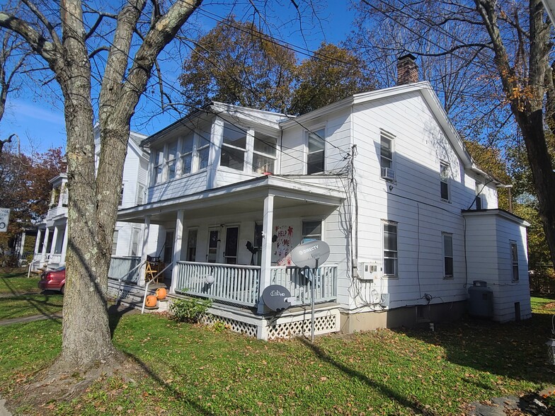 3 Church St, Philmont, NY à vendre - Photo principale - Image 1 de 2