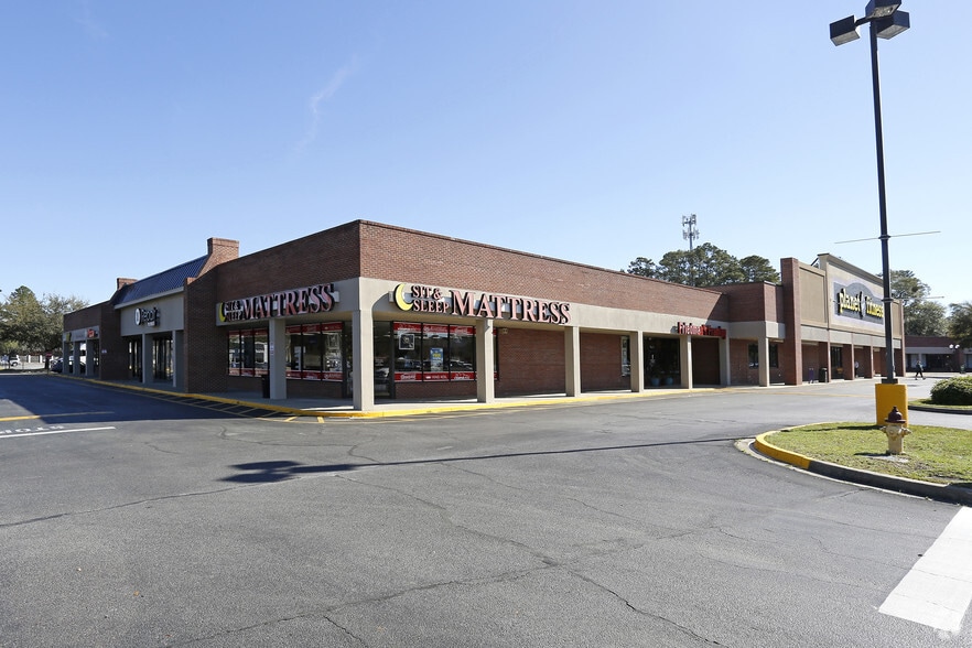 1100 Eisenhower Dr, Savannah, GA for lease - Building Photo - Image 3 of 8