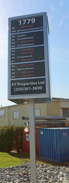 1779 Sean Hts, Central Saanich, BC à louer - Photo du bâtiment - Image 3 de 8