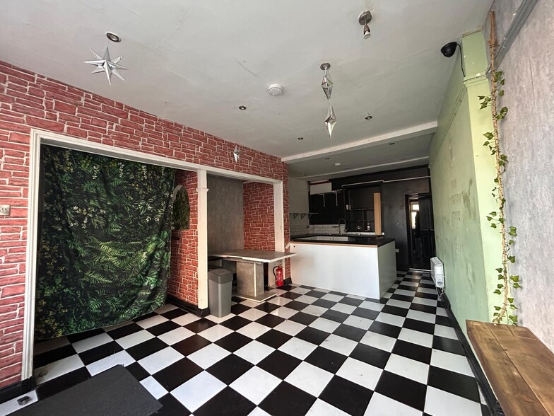 10-11 Church St, Brighton for lease - Building Photo - Image 3 of 5