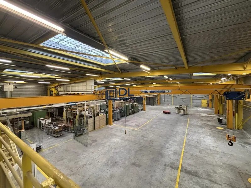 Industrial in La Ville-du-Bois for sale Building Photo- Image 1 of 13