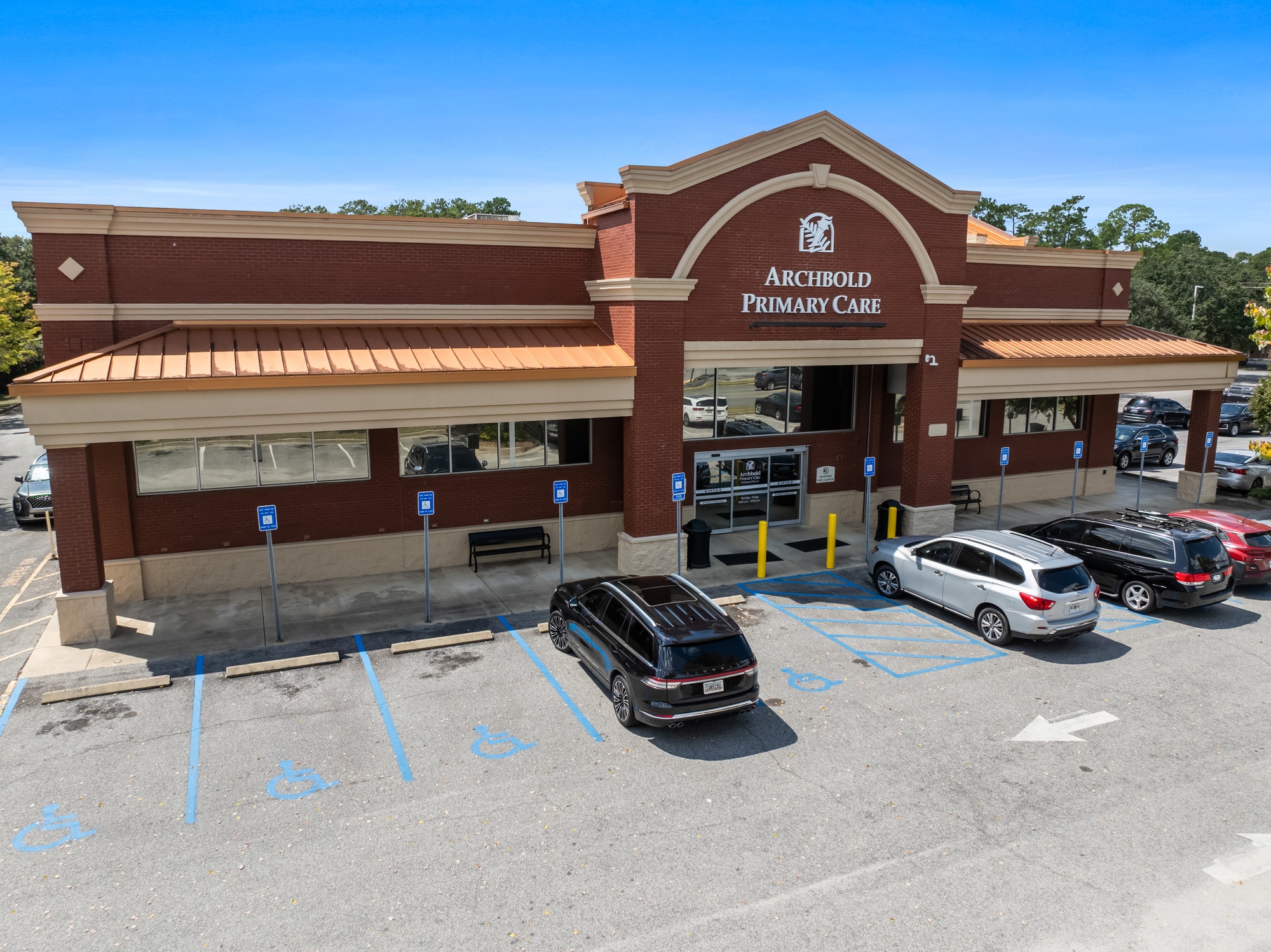 2621-2643 E Pinetree Blvd, Thomasville, GA for sale Building Photo- Image 1 of 9