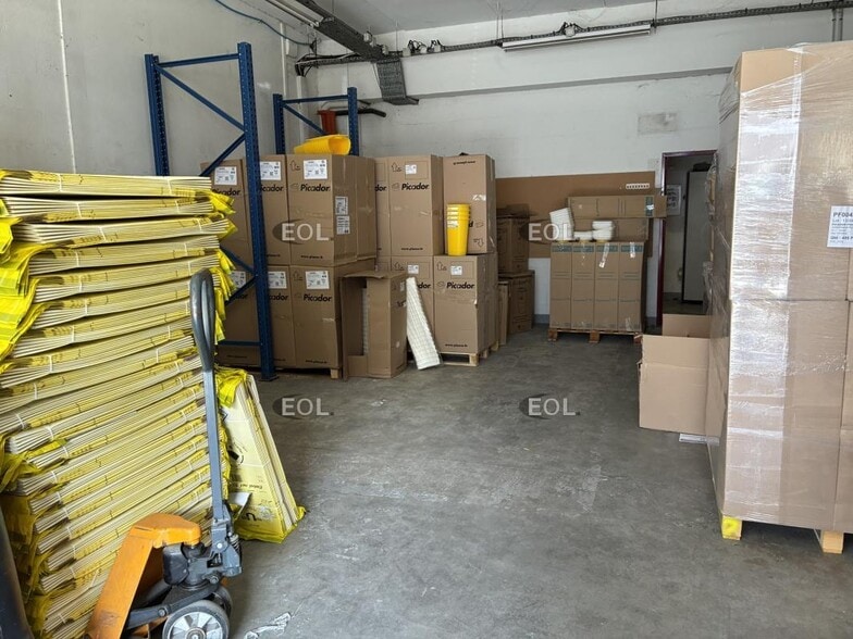 Industrial in Vitry Sur Seine for lease - Interior Photo - Image 3 of 6