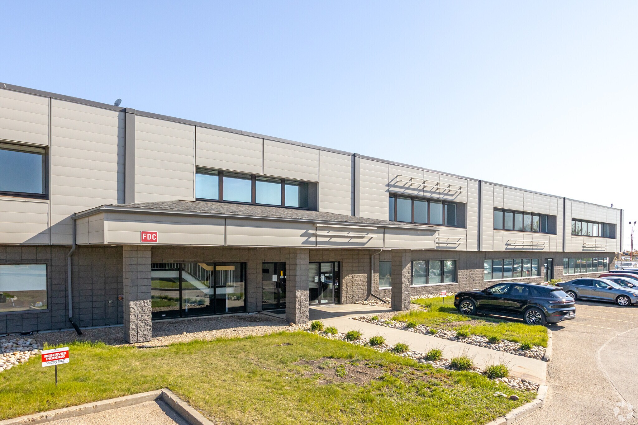 18216 102 Ave NW, Edmonton, AB for lease Primary Photo- Image 1 of 3