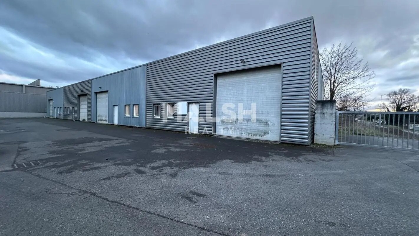 Office in Saint-Georges-de-Reneins for lease Building Photo- Image 1 of 21
