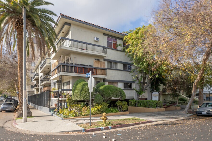 161 S St. Andrews Pl, Los Angeles, CA à vendre - Photo du bâtiment - Image 2 de 15