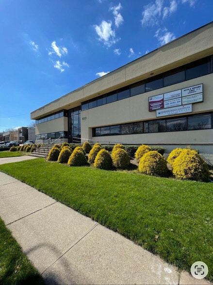 1100 Clifton Ave, Clifton, NJ à vendre - Photo du bâtiment - Image 1 de 3