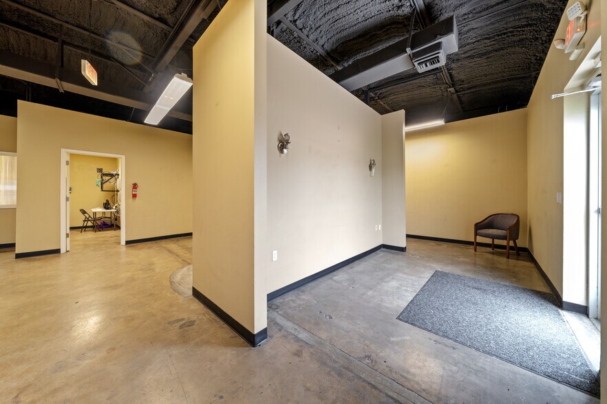 917 S Staples St, Corpus Christi, TX à vendre - Photo du bâtiment - Image 3 de 27