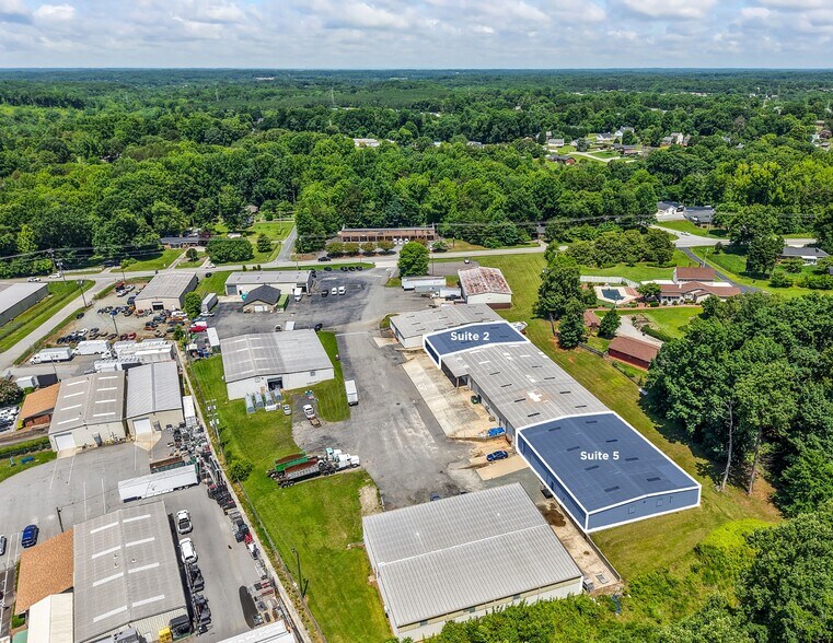 10490 N NC Highway 150, Clemmons, NC à louer - Photo du bâtiment - Image 2 de 19