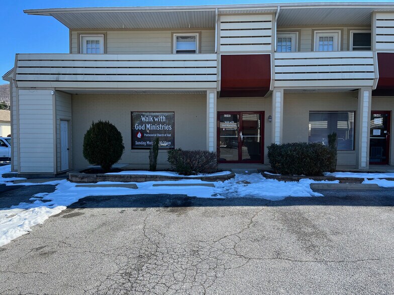 632-634 Charles St, Staunton, VA for sale - Building Photo - Image 1 of 9