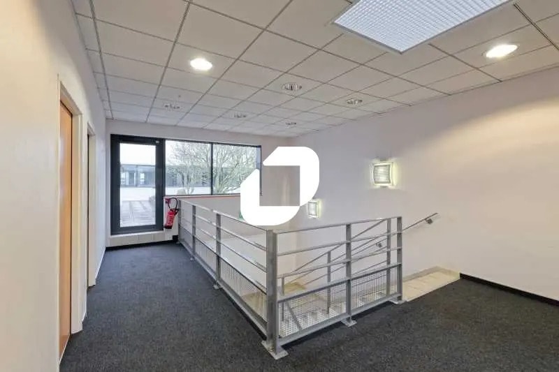 Office in Cergy for lease - Interior Photo - Image 3 of 25