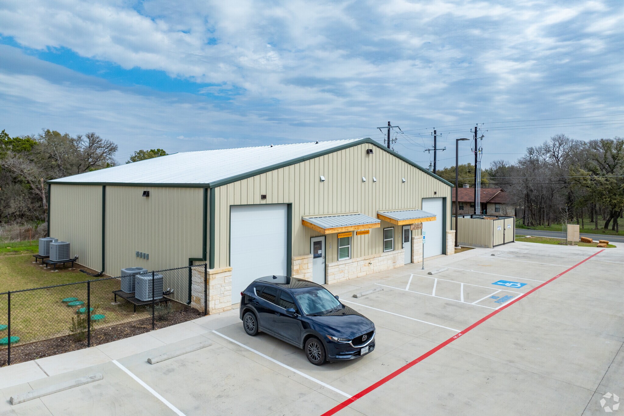 12700 Lowden Ln, Manchaca, TX à louer Photo principale- Image 1 de 7