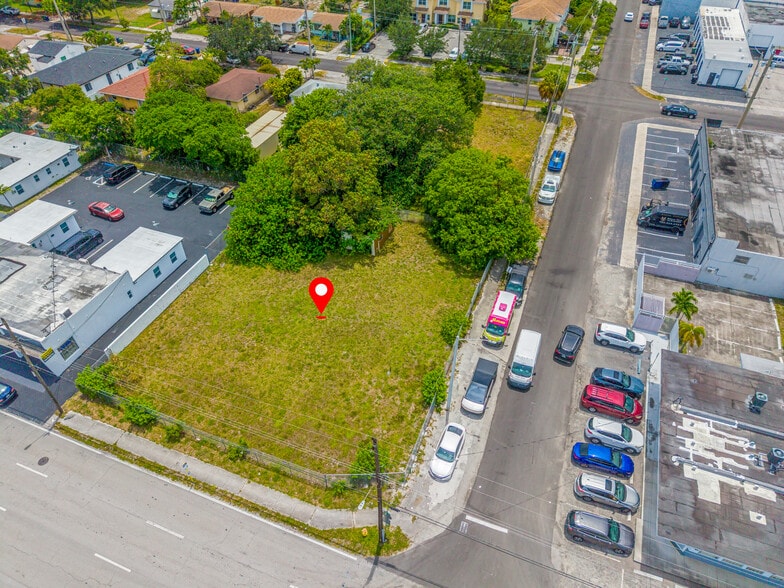137 N Dixie Hwy, Hallandale Beach, FL for sale - Building Photo - Image 2 of 9
