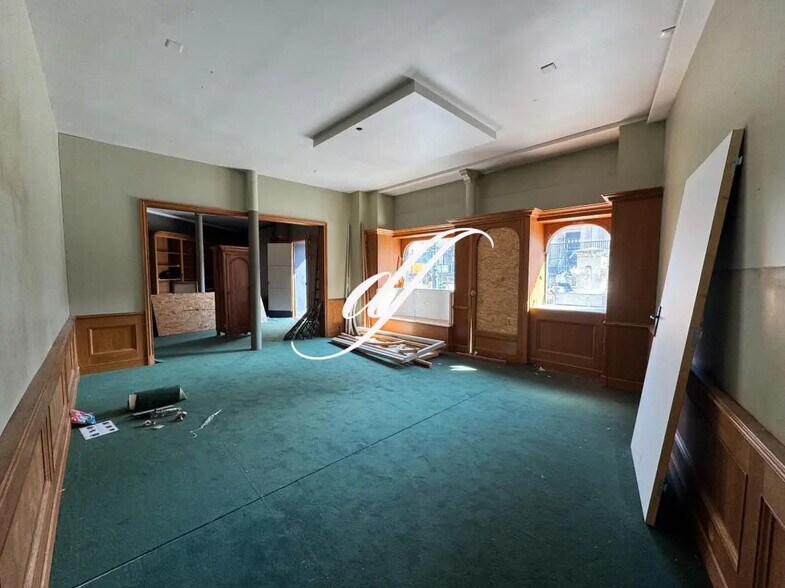 Multifamily in Paris for sale - Building Photo - Image 3 of 5
