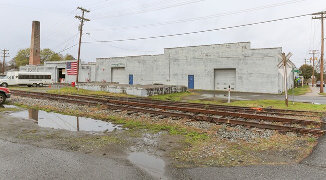 Plus de détails pour 217-221 Depot St, Davidson, NC - Local d'activités, Industriel à louer