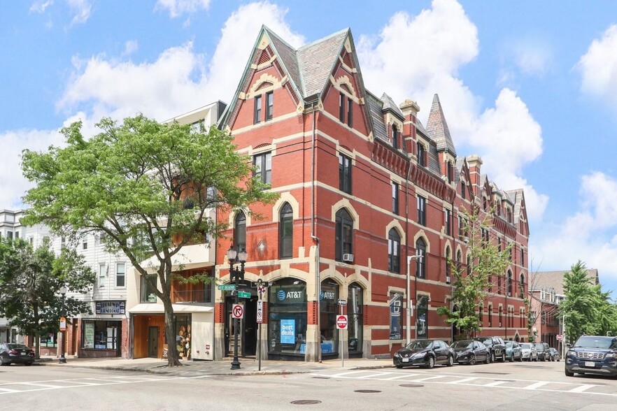 366 W Broadway, Boston, MA for lease - Building Photo - Image 1 of 11