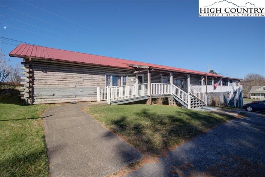 71 E Cheek St, Sparta, NC à vendre - Photo du bâtiment - Image 2 de 20