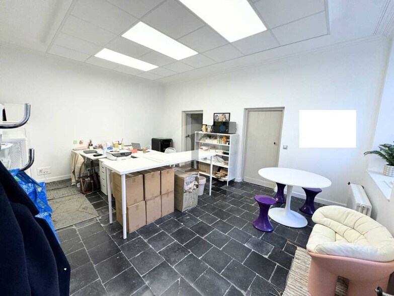 Office in Lille for lease - Interior Photo - Image 1 of 3
