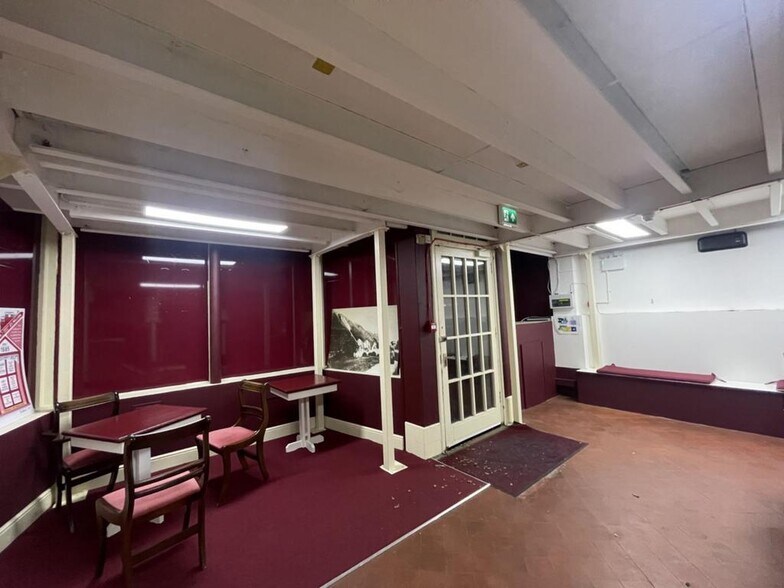 133 Sandgate Rd, Folkestone à louer - Photo du bâtiment - Image 3 de 10