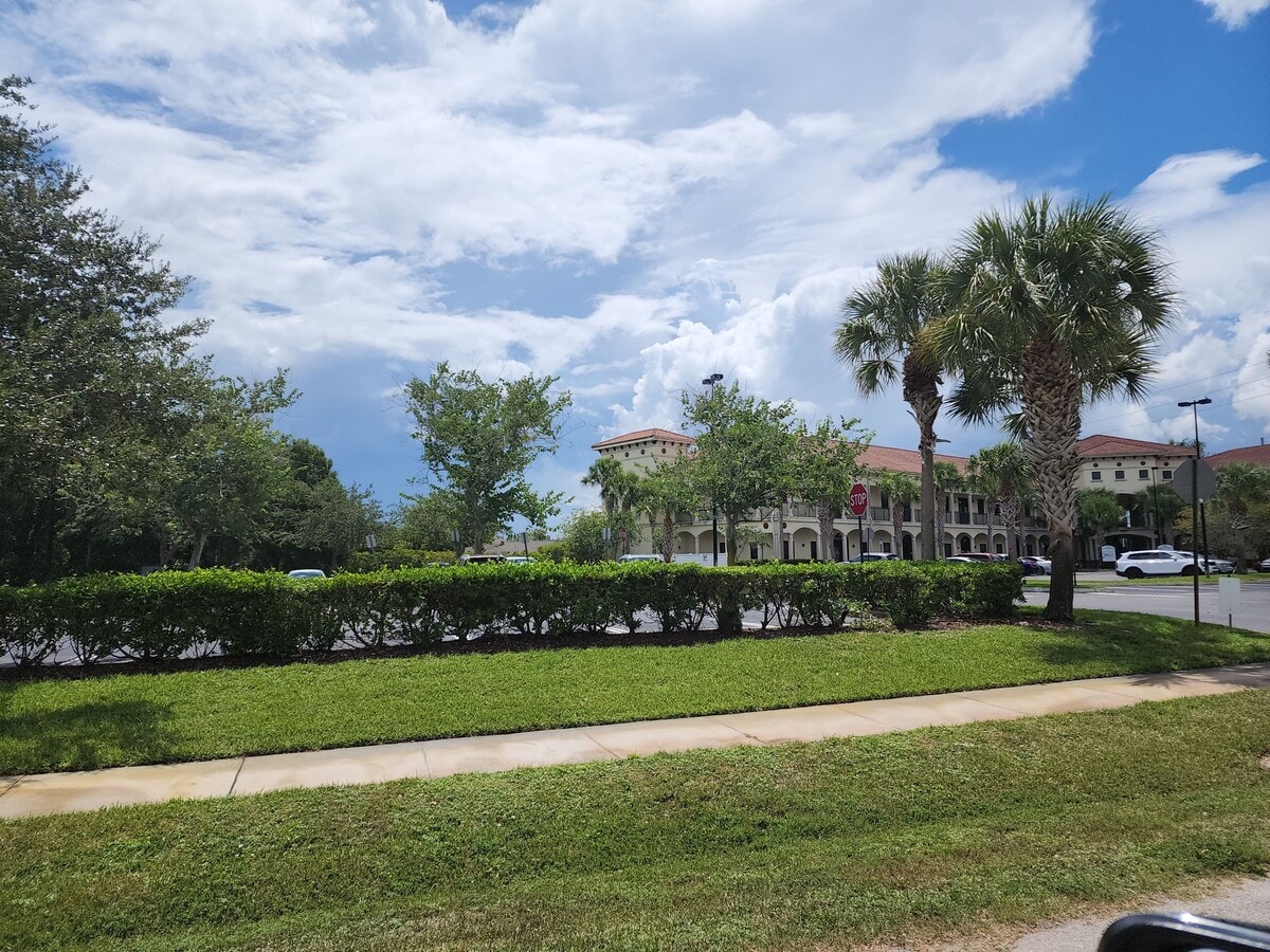 1400 Hillmoor Dr, Port Saint Lucie, FL 34952 - Unit 209 - - Interior Photo - Image 2 of 11