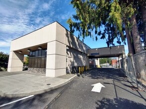 1503 Riverside Dr, Mount Vernon, WA à vendre Photo du bâtiment- Image 1 de 1